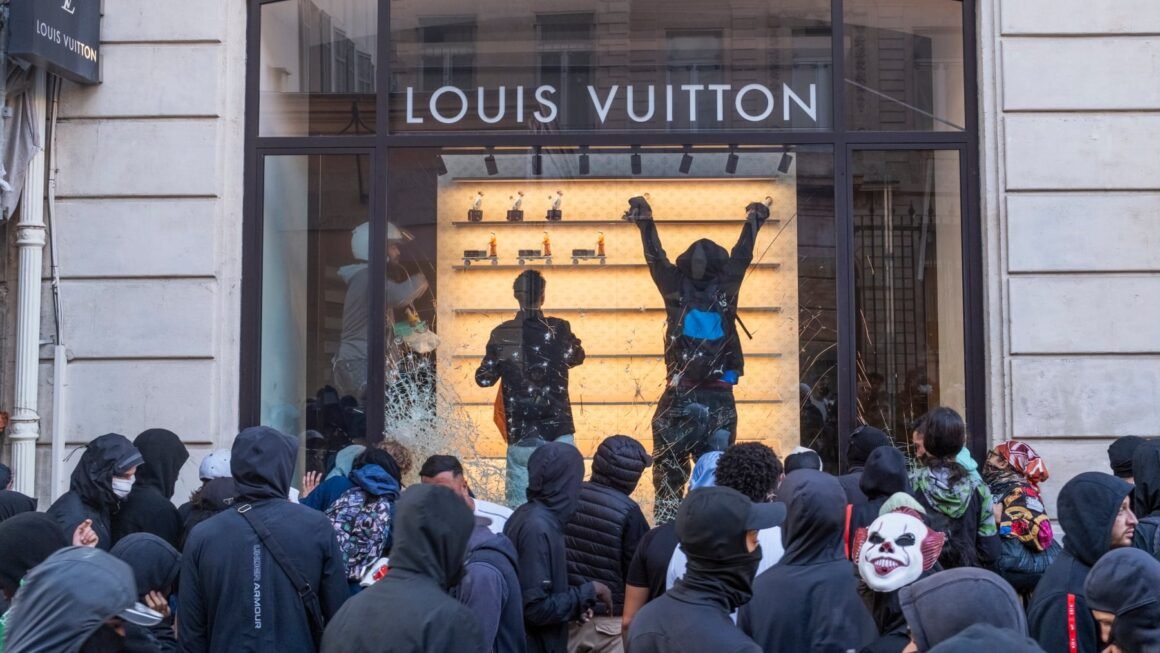 Luxury Stores Looted Amid French Protests
